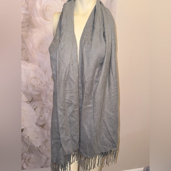 CASHMERE GREY SCARF - SHAWL - STOLE - WRAP - PLAIN LUXURY WITH FRINGE - Picture 1 of 8